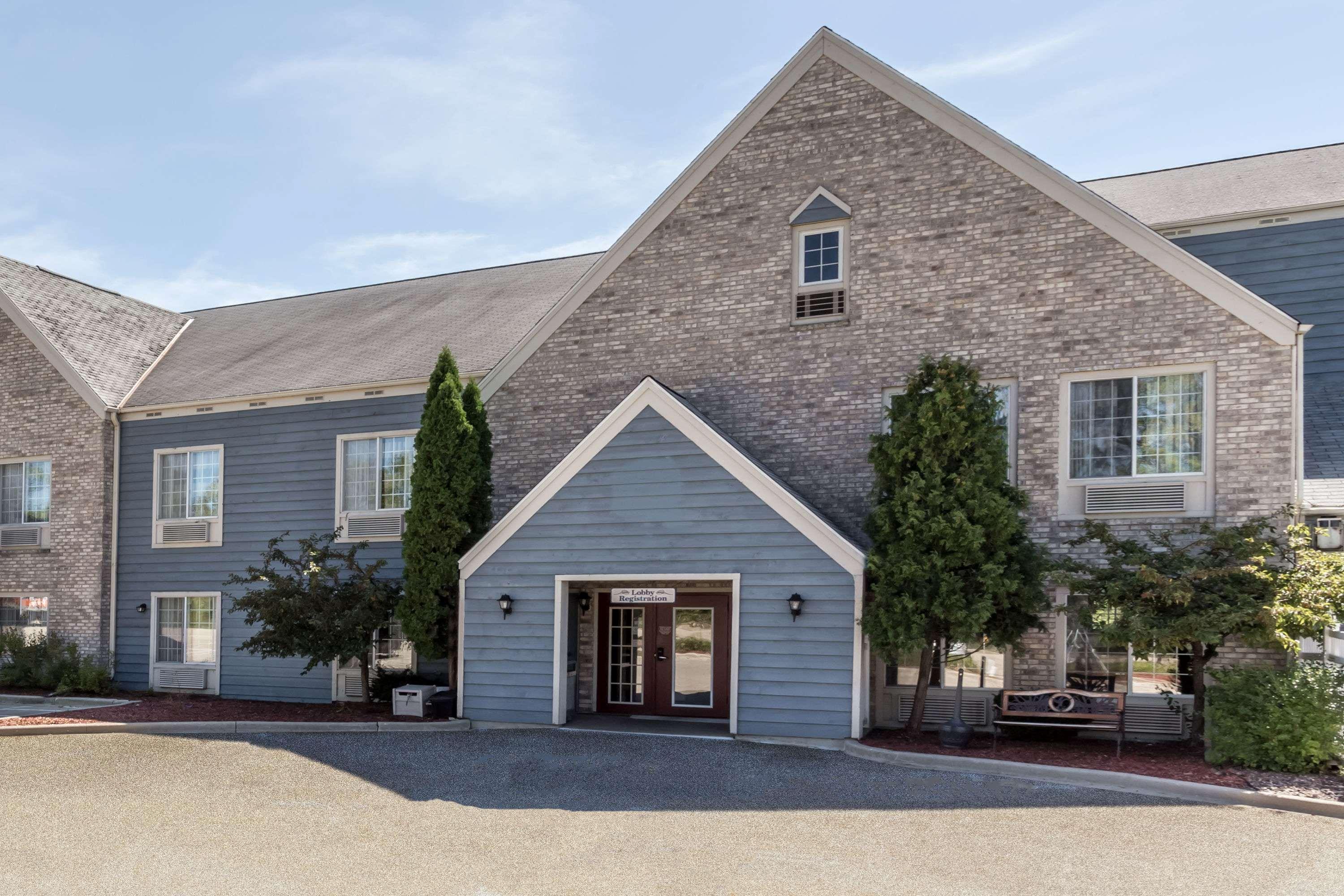 Hotel Baymont By Wyndham Mequon Milwaukee Area Exterior foto