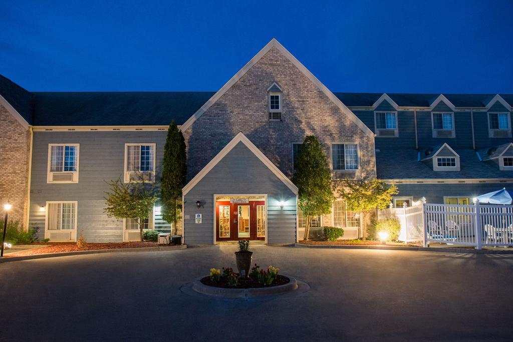 Hotel Baymont By Wyndham Mequon Milwaukee Area Exterior foto